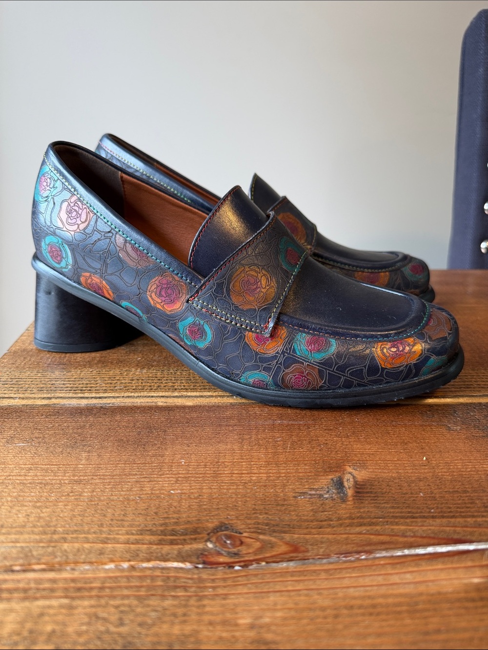 L'Artiste by Spring Step Rivoire Loafer Pump Hand Painted Floral